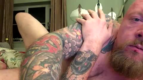 Snapshot of paulyb445 chatting on October 26, 7:24 pm paulyb445 online show from October 26, 7:24 pm