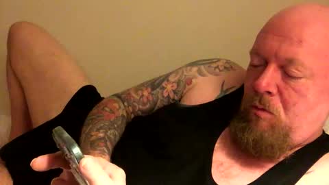 Snapshot of paulyb445 chatting on October 29, 4:14 am paulyb445 online show from October 29, 4:14 am