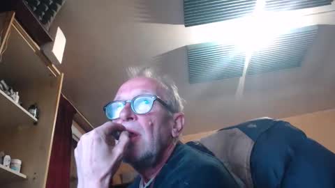 pc8474408 online show from April 17, 1:41 am