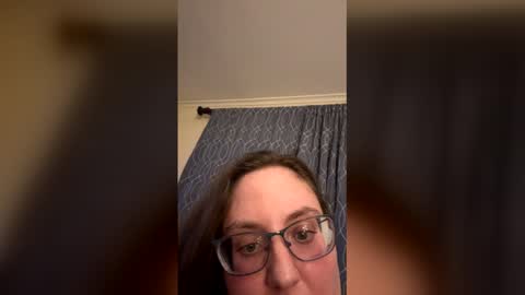 peachesbestfriend online show from April 1, 5:19 am