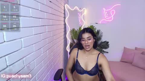 peachy_tay online show from November 25, 12:04 pm