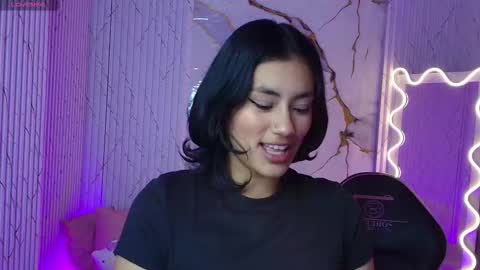 peachy_tay online show from March 22, 11:36 am