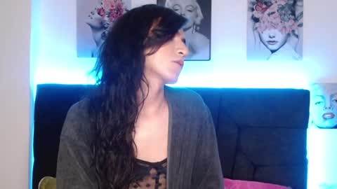 Snapshot of pearlatin chatting on January 10, 1:21 am pearlatin online show from January 10, 1:21 am