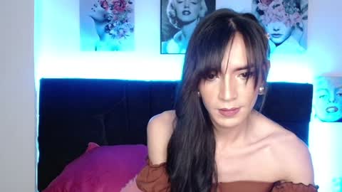 Snapshot of pearlatin chatting on January 16, 3:02 am pearlatin online show from January 16, 3:02 am