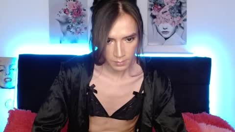 Snapshot of pearlatin chatting on September 25, 9:00 pm pearlatin online show from September 25, 9:00 pm