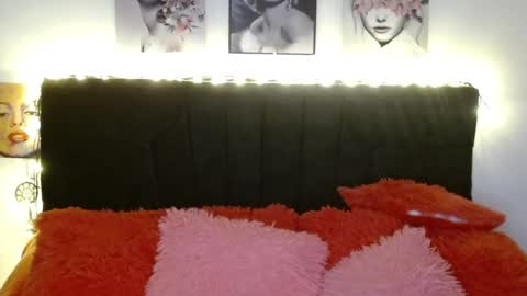 Snapshot of pearlatin chatting on October 26, 1:06 am pearlatin online show from October 26, 1:06 am