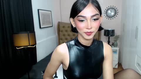 Pearl online show from March 12, 10:50 pm