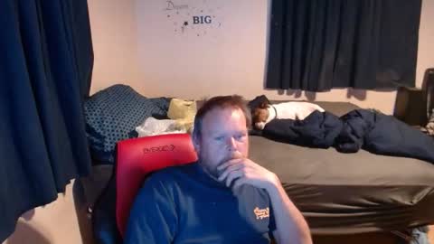 pecker40 online show from December 2, 4:32 am