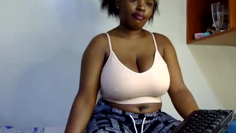 Snapshot of peekyshams chatting on September 10, 5:41 am peekyshams online show from September 10, 5:41 am