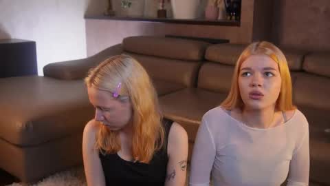 peggiedeed online show from May 12, 4:05 pm