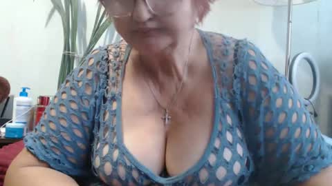 Snapshot of peggysoft chatting on October 11, 7:46 am PeggySoft online show from October 11, 7:46 am