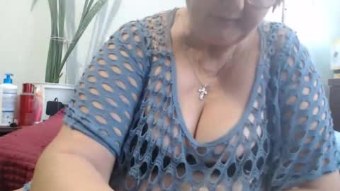 Snapshot of peggysoft chatting on October 10, 7:03 am PeggySoft online show from October 10, 7:03 am