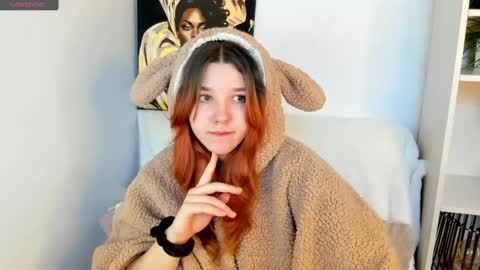 penelopeonegrey online show from March 5, 7:05 am