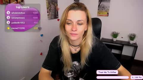 Snapshot of peppymia chatting on October 15, 7:10 am Mia online show from October 15, 7:10 am