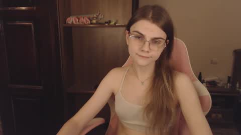 Farida online show from February 25, 3:42 am