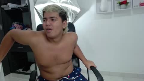 Snapshot of percibal_junior1 chatting on January 28, 8:25 am percibal_junior1 online show from January 28, 8:25 am