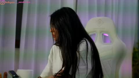 Dee online show from April 6, 12:50 pm