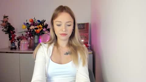 Snapshot of perfectxcindy chatting on October 13, 5:31 am Cindy online show from October 13, 5:31 am