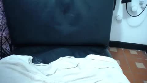  Linda  online show from December 22, 4:03 pm