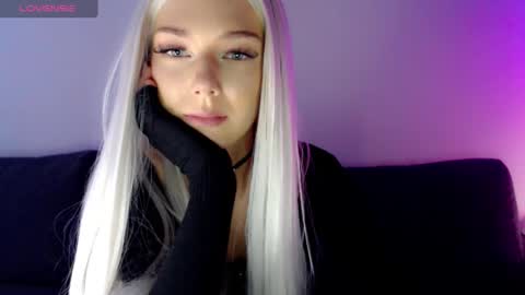 Snapshot of pervyblonde chatting on February 14, 8:52 am Isabella online show from February 14, 8:52 am