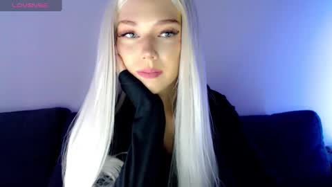 Snapshot of pervyblonde chatting on January 12, 11:50 am Isabella online show from January 12, 11:50 am