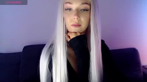 Snapshot of pervyblonde chatting on February 4, 12:33 pm Isabella online show from February 4, 12:33 pm