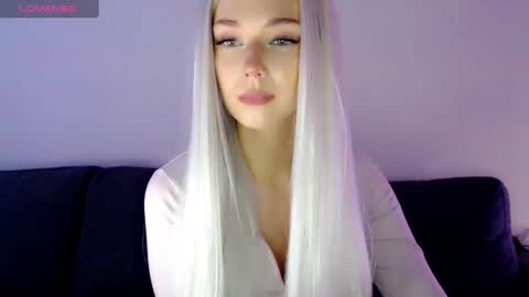 Snapshot of pervyblonde chatting on January 5, 1:04 pm Isabella online show from January 5, 1:04 pm
