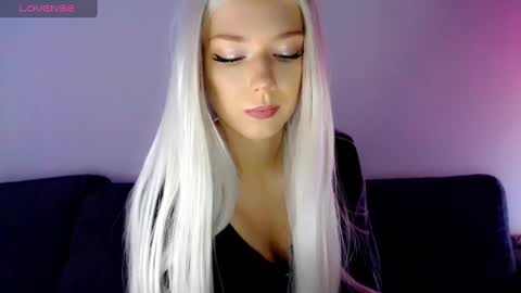 Snapshot of pervyblonde chatting on January 23, 8:04 am Isabella online show from January 23, 8:04 am