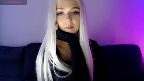 Snapshot of pervyblonde chatting on February 28, 2:09 pm Isabella online show from February 28, 2:09 pm