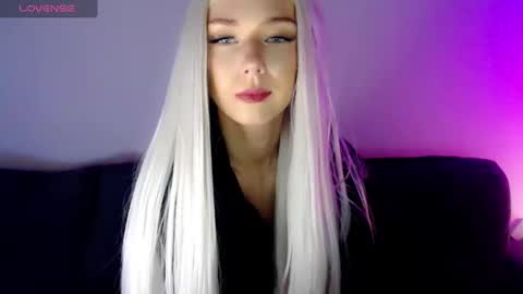 Snapshot of pervyblonde chatting on March 4, 8:13 am Isabella online show from March 4, 8:13 am