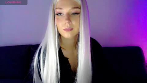 Snapshot of pervyblonde chatting on January 17, 11:17 am Isabella online show from January 17, 11:17 am