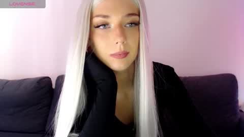 Snapshot of pervyblonde chatting on February 20, 10:16 am Isabella online show from February 20, 10:16 am