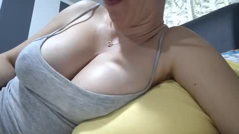 Lisa -  online show from March 28, 11:11 am