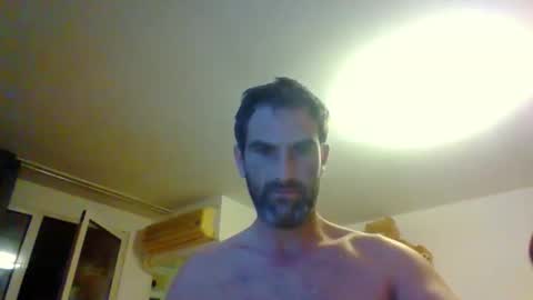 Snapshot of peshtic20 chatting on October 3, 3:04 am peshtic20 online show from October 3, 3:04 am