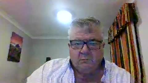 Snapshot of pete112991 chatting on December 5, 11:45 pm pete112991 online show from December 5, 11:45 pm