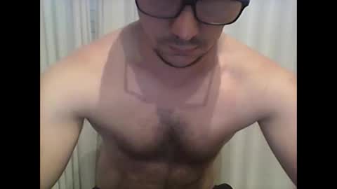 Snapshot of peter_7776 chatting on January 27, 7:03 pm peter online show from January 27, 7:03 pm