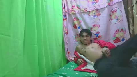 peteresmitd17 online show from December 14, 2:18 am