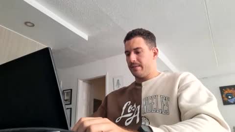 Snapshot of peterskinny24 chatting on February 17, 3:22 pm         ttps VF8L9ABFMref wl share online show from February 17, 3:22 pm