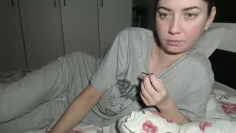 petite_danielle online show from February 1, 1:02 am
