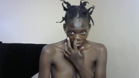 petite_lavi2 online show from February 9, 2:40 pm