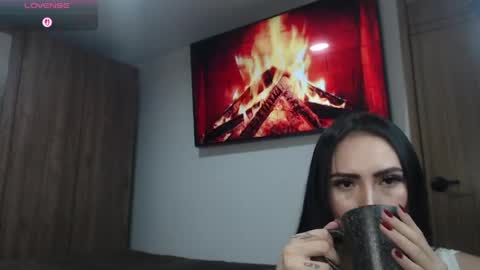 Linda online show from April 16, 11:51 pm