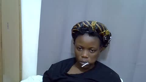 Snapshot of petite_melan chatting on October 2, 7:18 am petite_melan online show from October 2, 7:18 am