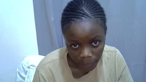 Snapshot of petite_melan chatting on September 12, 10:12 pm petite_melan online show from September 12, 10:12 pm