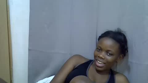 Snapshot of petite_melan chatting on September 25, 6:59 pm petite_melan online show from September 25, 6:59 pm