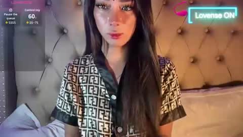 yang yang online show from March 29, 2:19 pm