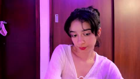 Lunna online show from February 3, 1:09 am