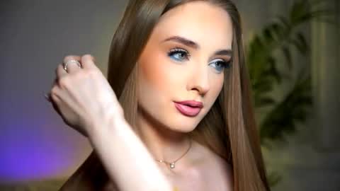 Petitegonwiild online show from March 13, 6:55 pm