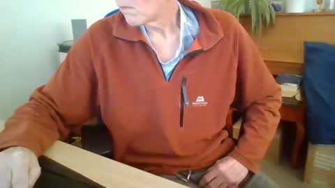 Snapshot of petitwilly chatting on January 27, 11:11 am petitwilly online show from January 27, 11:11 am