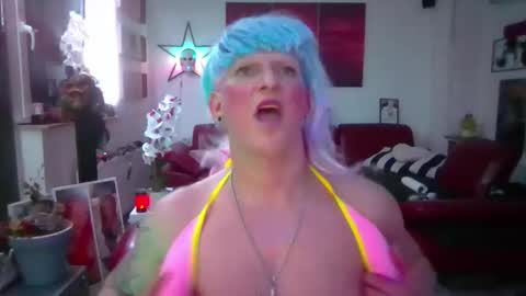 LIZA online show from December 14, 4:35 pm