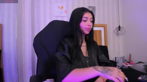 Pettit Courtny online show from October 10, 9:19 pm